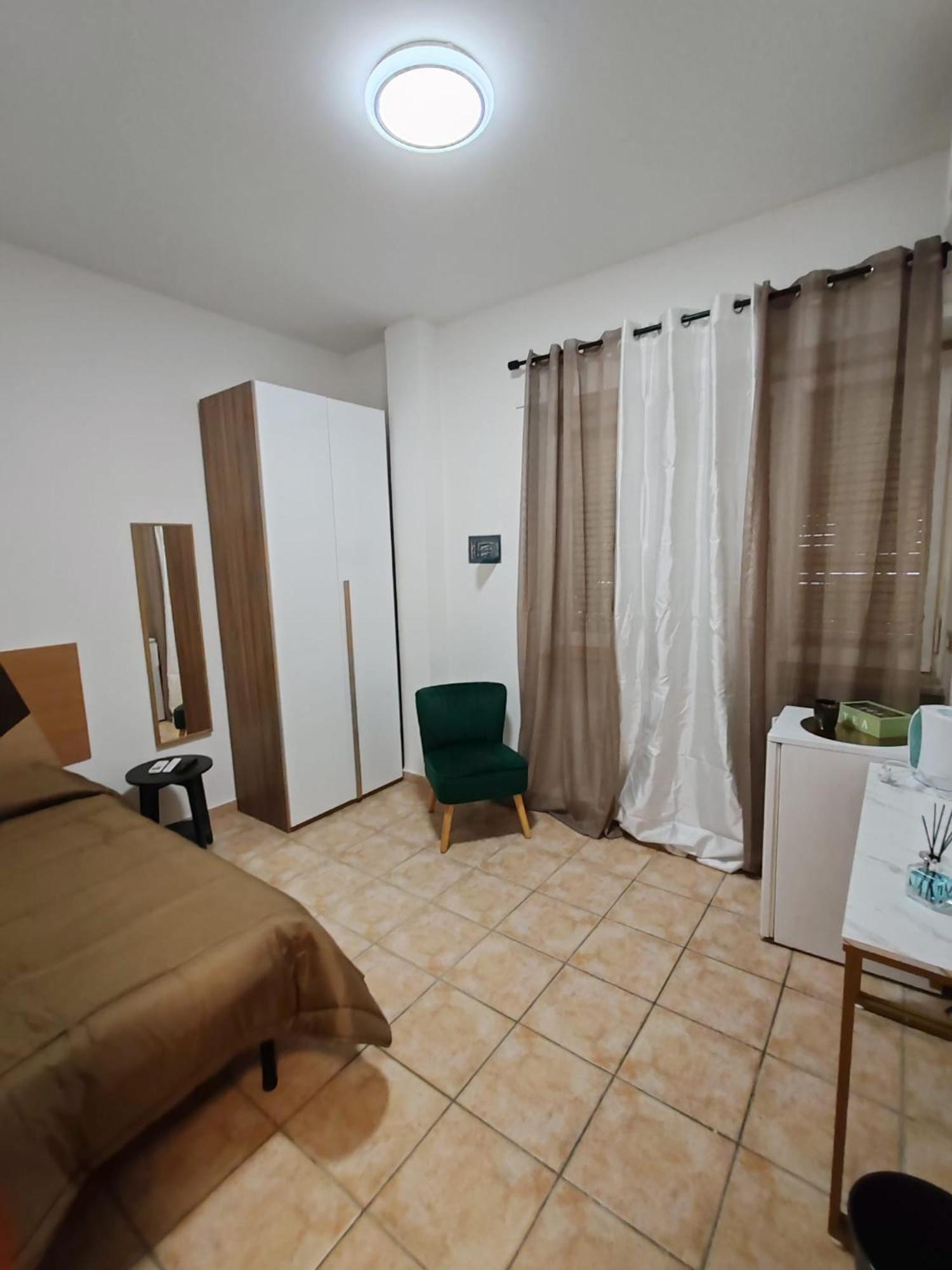 Piazza Ragusa 3* Roma