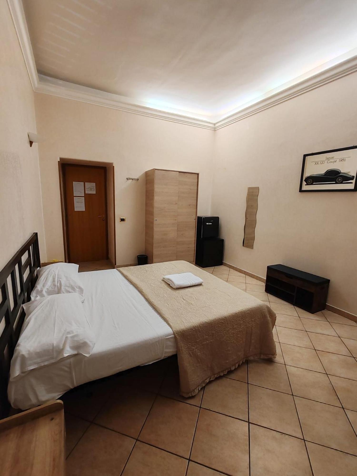 Piazza Ragusa 3* Roma